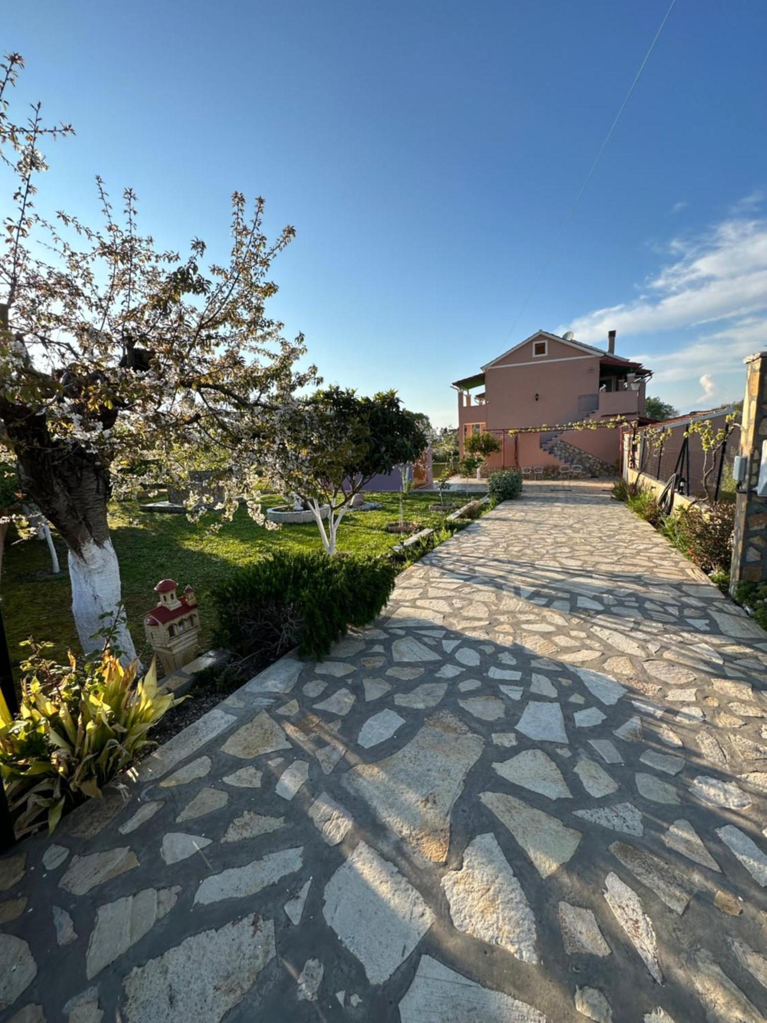 Apartment Telis *